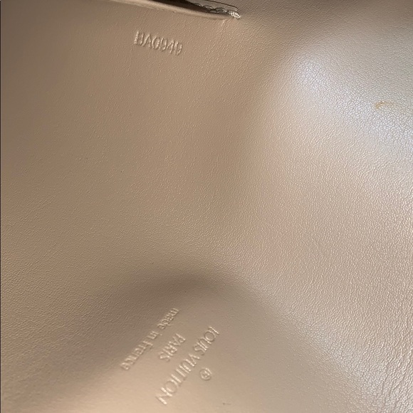 Louis Vuitton Patent Leather Vernis Purse in Gold - Picture 6 of 6